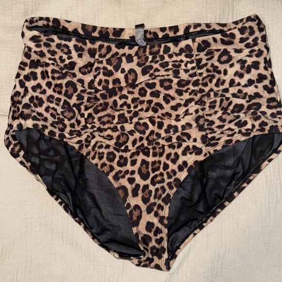 TORRID BATHING SUIT BOTTOM - SIZE 0 LEOPARD - Picture 1 of 1